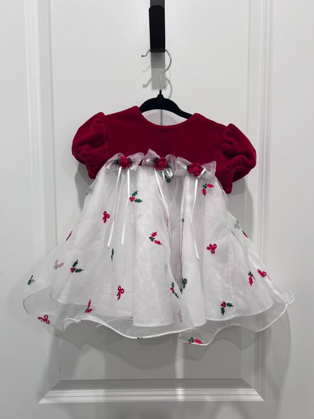 2/$12 💥♻ Jessica Ann Christmas Red/White Holly Embroidered Dress | 6-9m | 6836